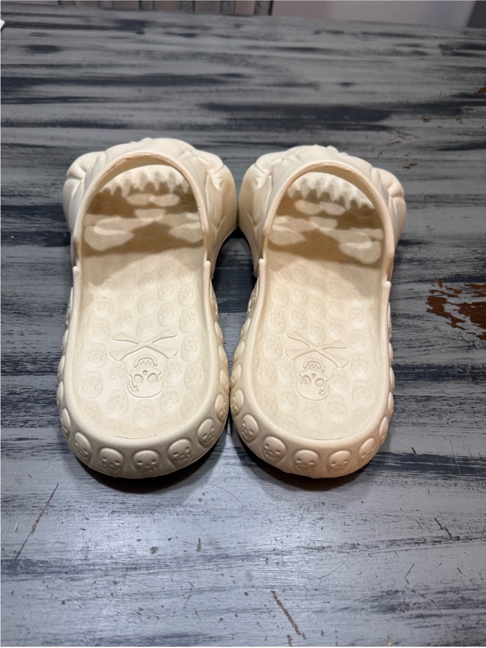 3D Skull Slide Sandals in Cream - Men's Gothic EVA Slip-Ons NWOT - Picture 5 of 13